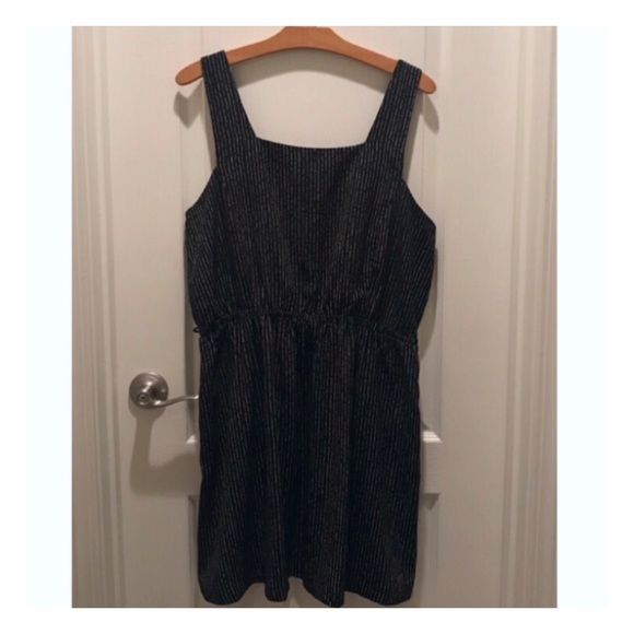 Forever 21 Dresses & Skirts - Forever 21+ B&W Striped Dress w/ removable belt